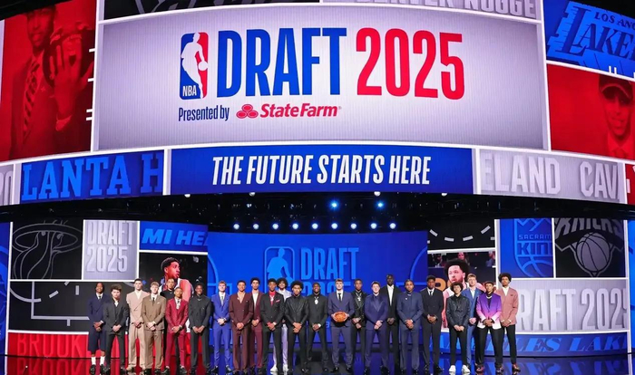 九游-单季273记三分封神！克努佩尔力压弗拉格，当选年度最佳新秀|NBA|明尼苏达森林狼队|VJ-埃奇库姆|康-克努佩尔|丹佛掘金队_新浪体育_新浪新闻